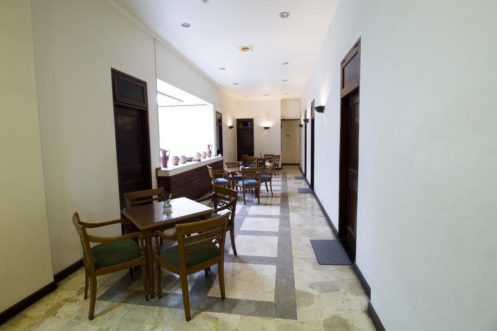 Reddoorz @ Dago Hotel Бандунг Екстериор снимка