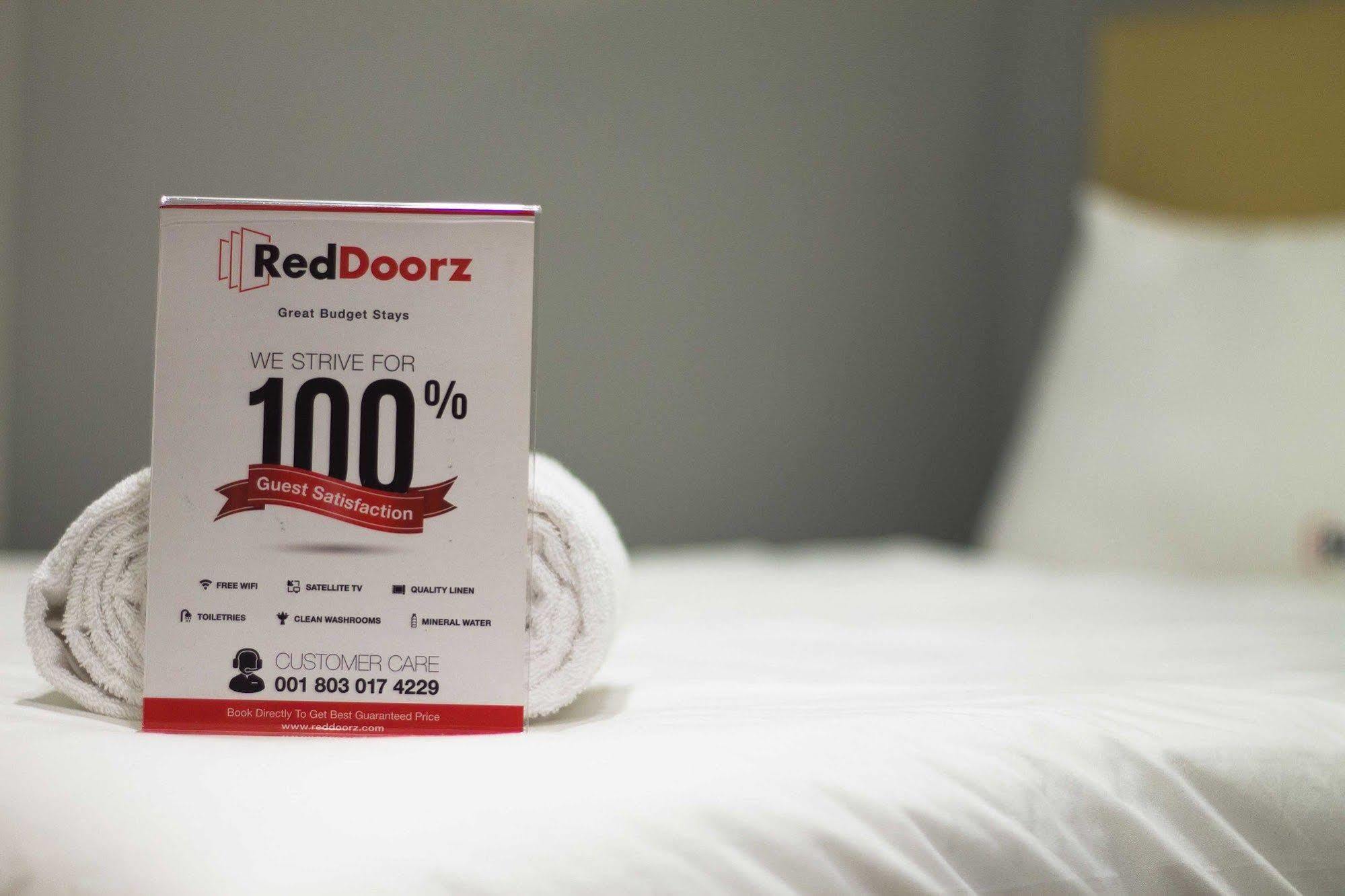 Reddoorz @ Dago Hotel Бандунг Екстериор снимка